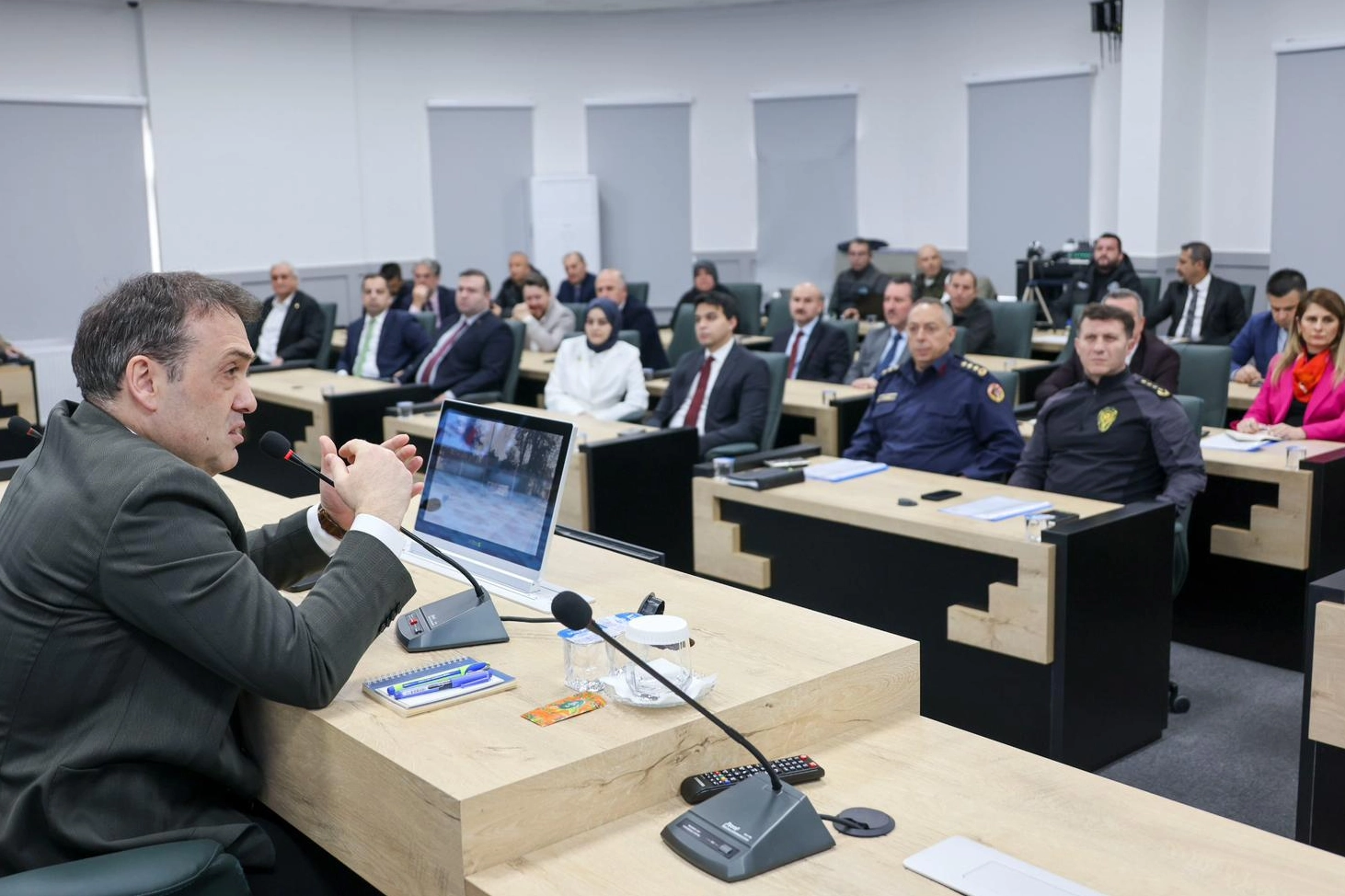 Bilecik'te sokak hayvanlarının yaşam koşullarının iyileştirilmesi amacıyla düzenlenen Hayvanları Koruma Kurulu Toplantısı