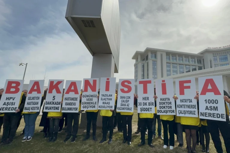 Birlik ve Dayanışma Sendikası Genel Başkanı Dr. Ahmet Mehlepçi sağlık sistemini eleştiriyor