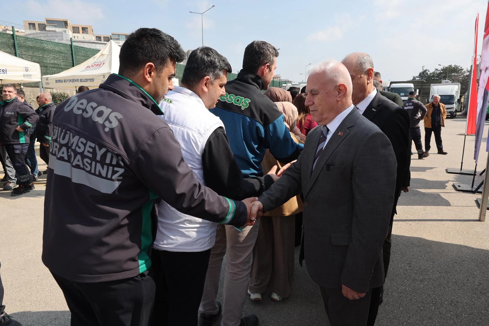 Bursa Büyükşehir Belediyesi çalışanları bayramlaştı