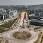 Bursa'da yeni yerleşim bölgelerine yapılan modern yol çalışmaları ve asfaltlama