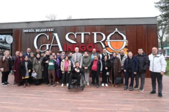 Bursa İnegöl'de Başkan Alper Taban engelli öğrencilerle kahvaltıda buluştu.