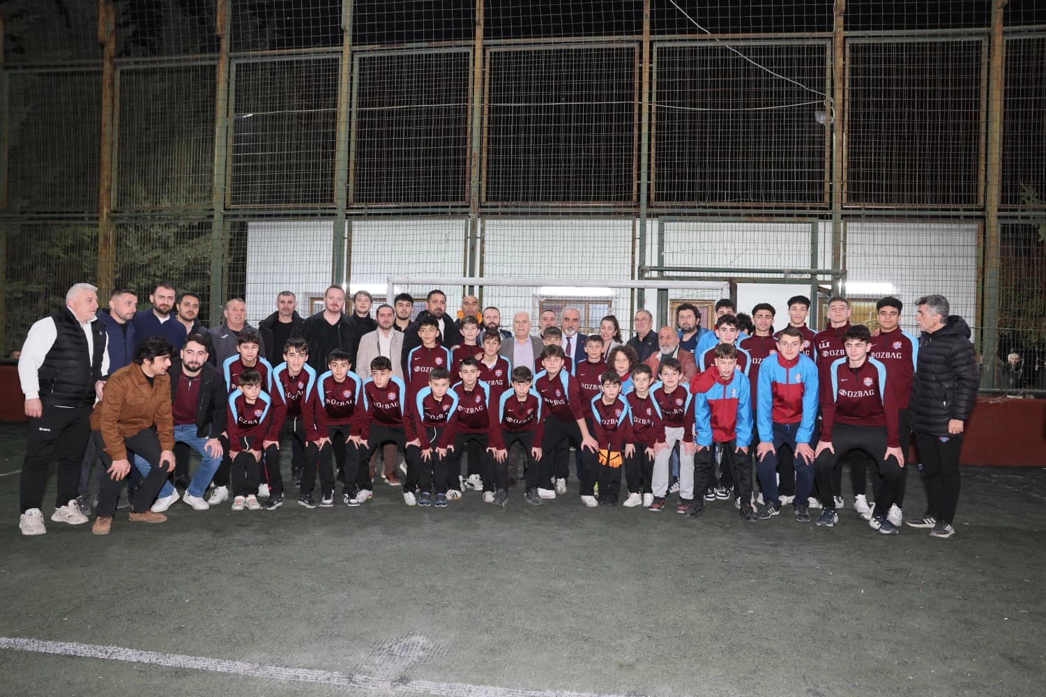 Bursa İnegöl'de gençler istedi, Başkan Bozbey sahaları yeniliyor