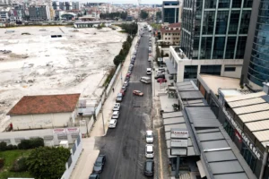 Bursa Nilüfer Odunluk Mahallesi'nde tamamlanan altyapı çalışmaları sonrası Liman Caddesi'nin yenilenmiş hali