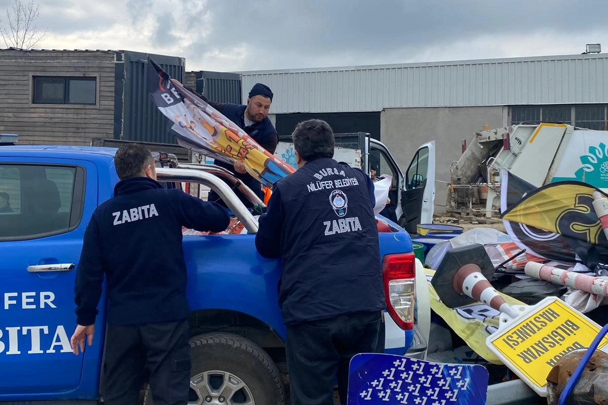 Bursa Nilüfer'de yaya yolları işgallerden arındırıldı