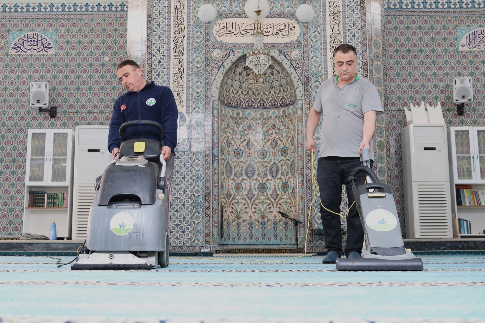 Osmangazi Belediyesi tarafından Ramazan Bayramı öncesi camilerde yapılan temizlik çalışmaları
