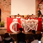 Osmangazi'de engelli çocukların İstiklal Marşı ve Çanakkale Zaferi'ni anma gösterisi.