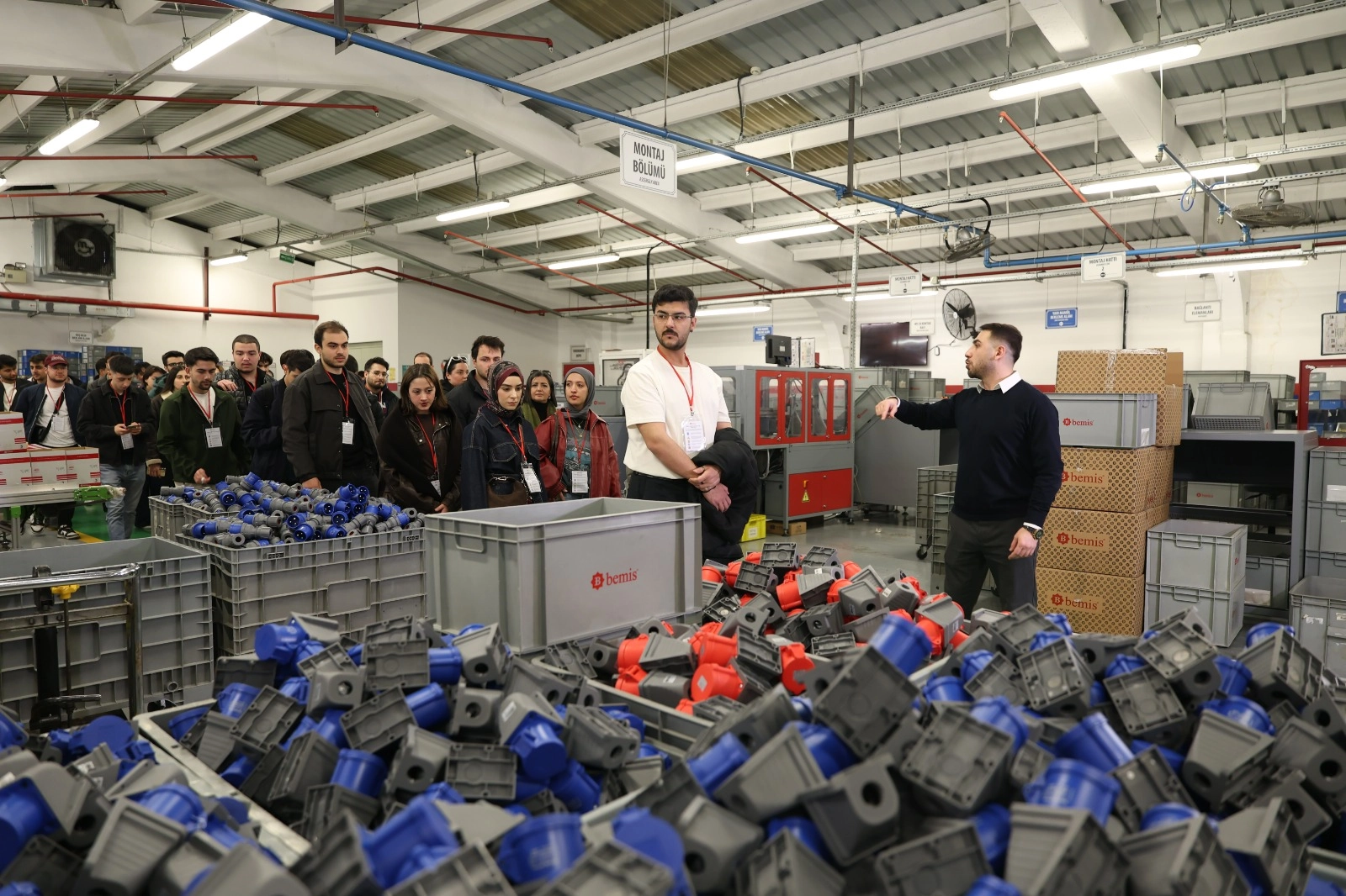 Bursa Osmangazi'de genç girişimciler Bemis Elektrik Fabrikası'nı ziyaret etti