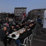 Osmangazi Belediyesi'nin Bağlarbaşı Mahallesi'nde düzenlediği iftar programı