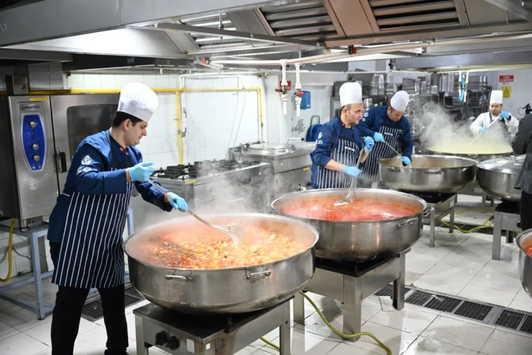 Bursa Büyükşehir Belediyesi'nin Ramazan ayı boyunca düzenlediği etkinlikler ve iftar sofraları