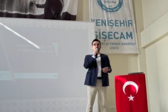 Bursa Yenişehir Şişecam MTAL'de uyuşturucu bağımlılığı ve korunma yöntemleri konulu seminerden bir kesit