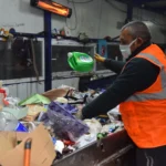 Yıldırım Belediyesi geri dönüşüm tesisi, ayda 5 bin ağacı kurtararak çevreye katkı sağlıyor