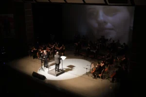 Kocaeli Büyükşehir Belediyesi Oda Orkestrası, Toygar Işıklı'nın dizi müziklerini Gebze'de senfonik olarak seslendirdi.