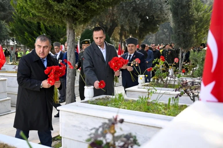 Bornova'da 18 Mart Çanakkale Zaferi ve Şehitleri Anma Günü kapsamında düzenlenen etkinliklerden bir görünüm