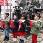 İzmit Belediyesi'nin Çanakkale Zaferi'nin 111. yılı anma programından genel görünüm.