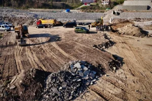 Giresun'da yapımı devam eden canlı hayvan pazarı projesinin inşaat alanından bir görüntü