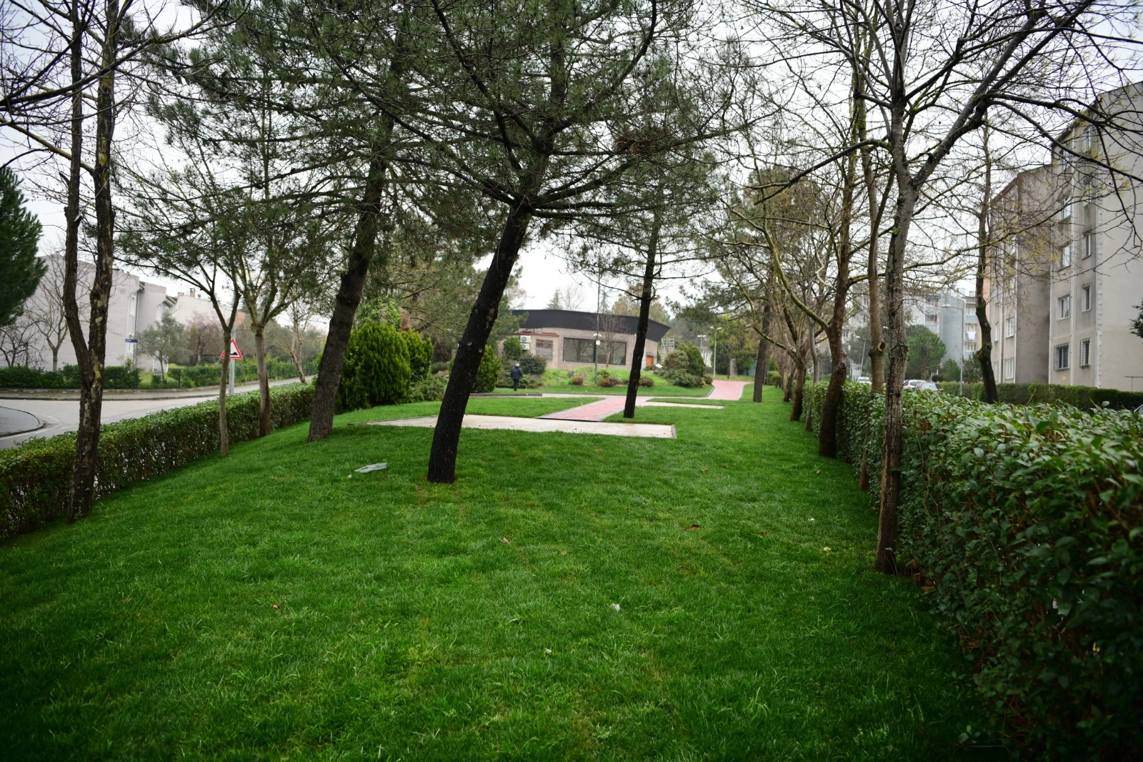 Çayırova park ve mesire alanlarında yenileme çalışmaları devam ediyor