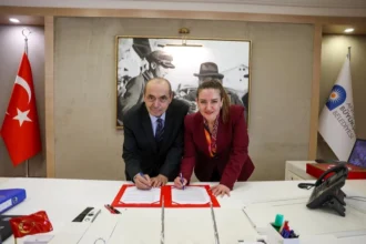 Antalya Gazipaşa'da Çevre Dostu Çiftçi Kartı Projesi'nin imzalanma töreni