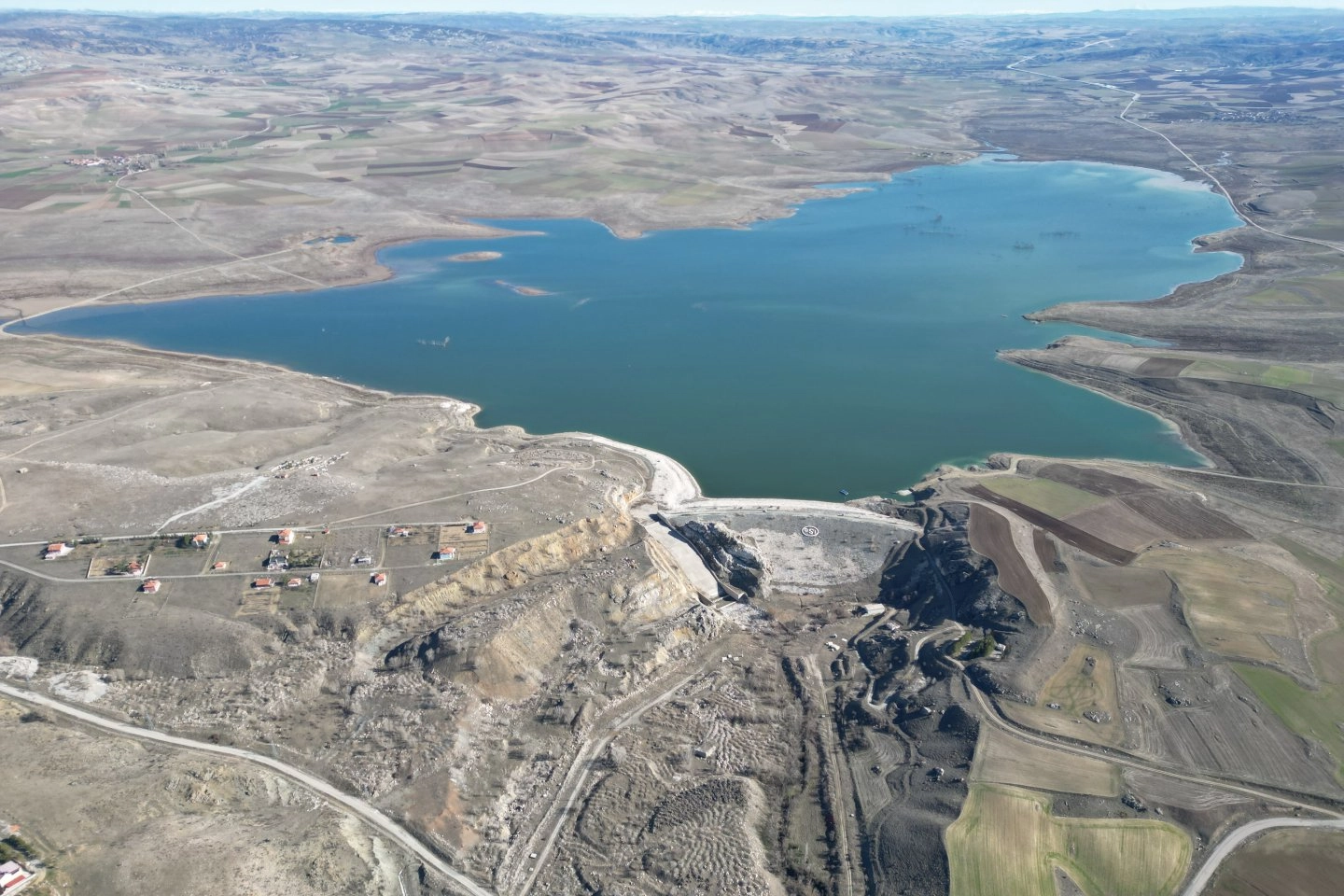 Çorum'da kuraklık endişesiyle barajlarda batimetrik haritalama çalışması yapılıyor.