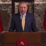 Cumhurbaşkanı Erdoğan, Ramazan Bayramı mesajı veriyor, Türkiye'nin güvende olduğunu vurguluyor.