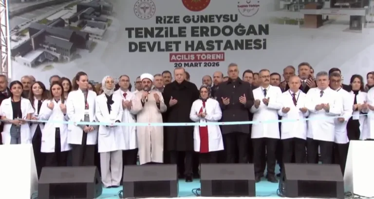 Cumhurbaşkanı Erdoğan Güneysu'da yeni hastane açılışında konuşma yapıyor