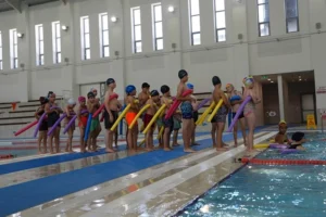 Denizli Büyükşehir Belediyesi spor tesislerinde eğitim gören vatandaşlar