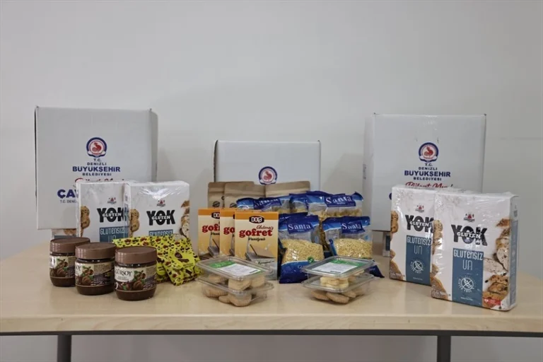 Denizli Büyükşehir Belediyesi tarafından ihtiyaç sahibi çölyak hastalarına ulaştırılan glütensiz gıda paketleri