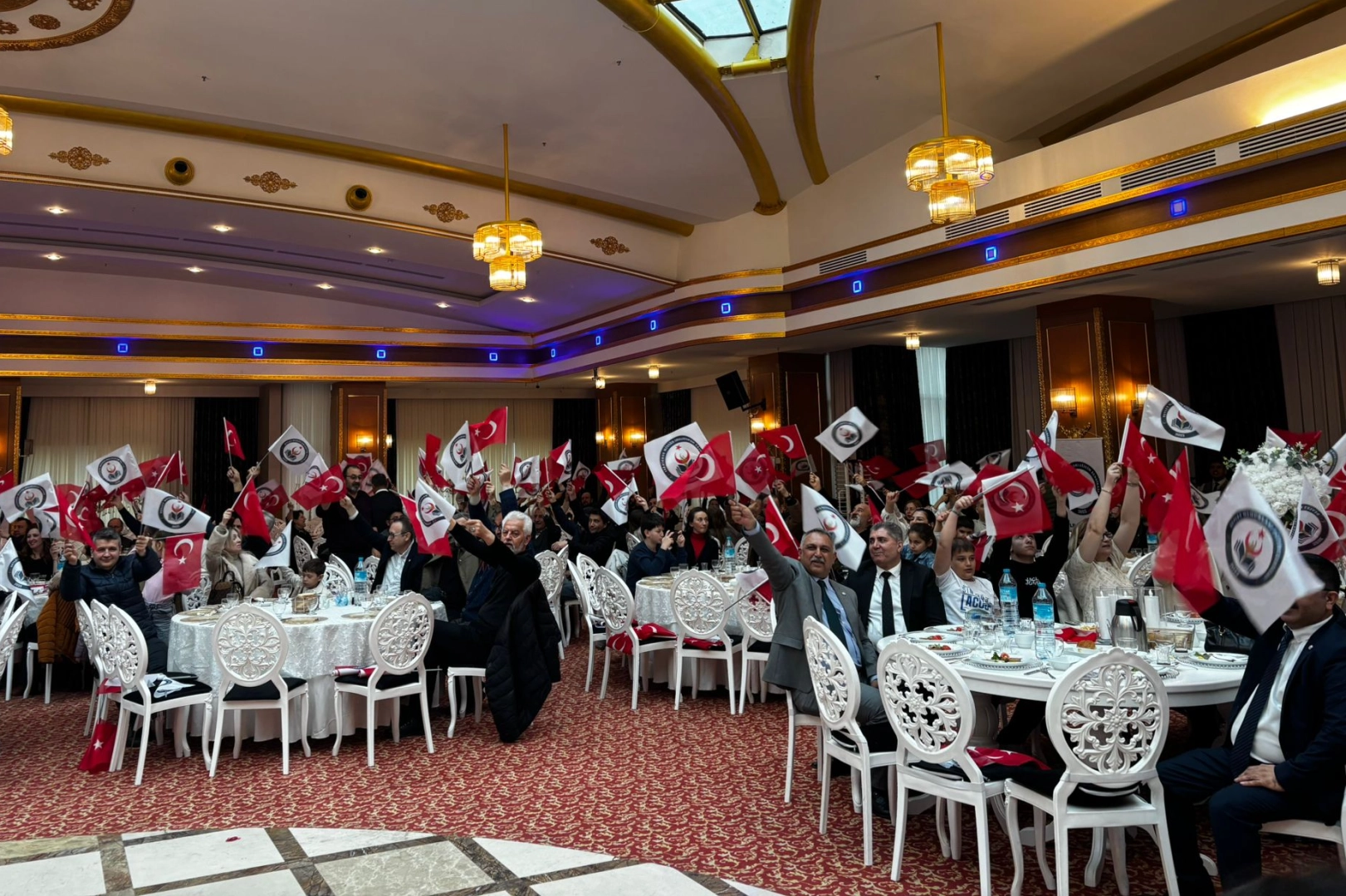 Devlet Memurları Eğitim Sendikası'nın ilk genel kurul toplantısı