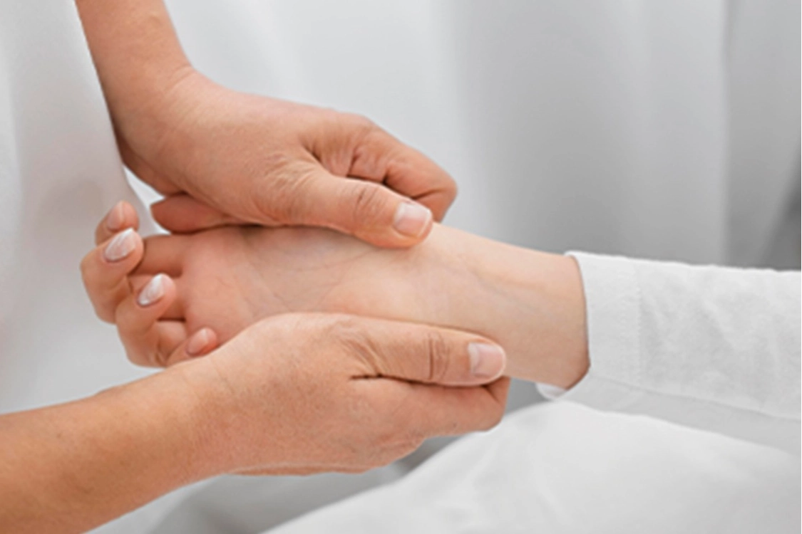 Dijital cihazların yoğun kullanımı nedeniyle el ve bilek sağlığı risk altında