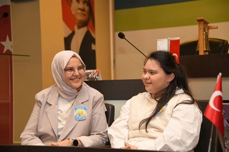 Bursa Osmangazi Belediyesi'nin düzenlediği Down Sendromu Farkındalık Günü etkinliğinden genel görünüm.