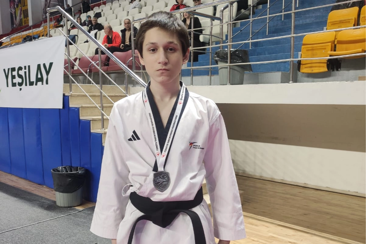 Down sendromlu Ege Atınız'ın milli takıma davet edilmesiyle ilgili haber görseli.