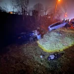 Düzce'de meydana gelen trafik kazasında çarpışan otomobiller ve yaralılar