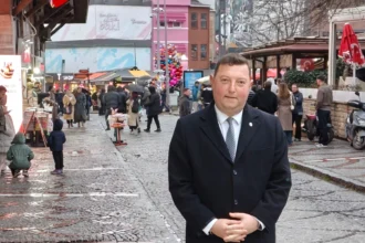 Edirne'de bayram tatilinde tarihi çarşılar ve Selimiye Camii çevresinde yoğun turist kalabalığı