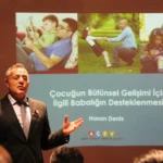 Efes Selçuk'ta düzenlenen seminerde çocuk gelişiminde babaların rolü ele alındı.