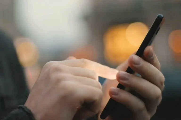 Emniyet Genel Müdürlüğü logosu ve 'Dolandırıcılığa Dikkat' yazısı bulunan uyarı görseli