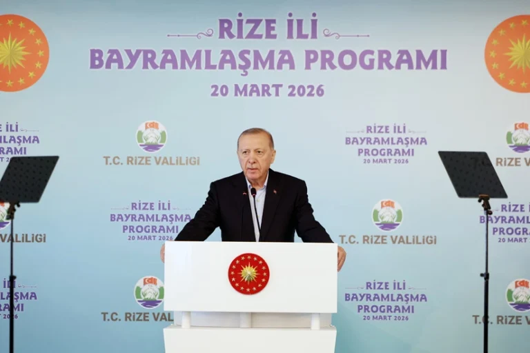 Cumhurbaşkanı Erdoğan, Rize'de yaptığı konuşmada bölgesel istikrarsızlığa karşı diplomasi çağrısı yaptı.