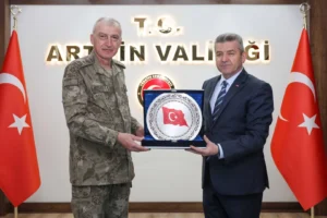 Erzurum 9. Kolordu Komutanı Tümgeneral Osman Akyıldız Artvin Valisi'ni ziyaret etti