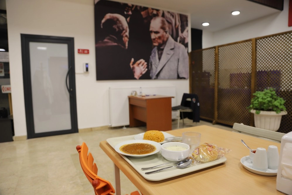 Eskişehir Kent Lokantaları'nda Çanakkale Zaferi ve Şehitleri Anma Günü'ne özel hazırlanan menüden görüntüler