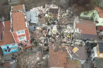 Fatih'te çöken binalar ve olay yeri incelemeleri