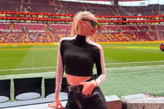 Galatasaray derbisinde VIP tribünde yer alan Nevide Çiçek'in gizemli varlığı