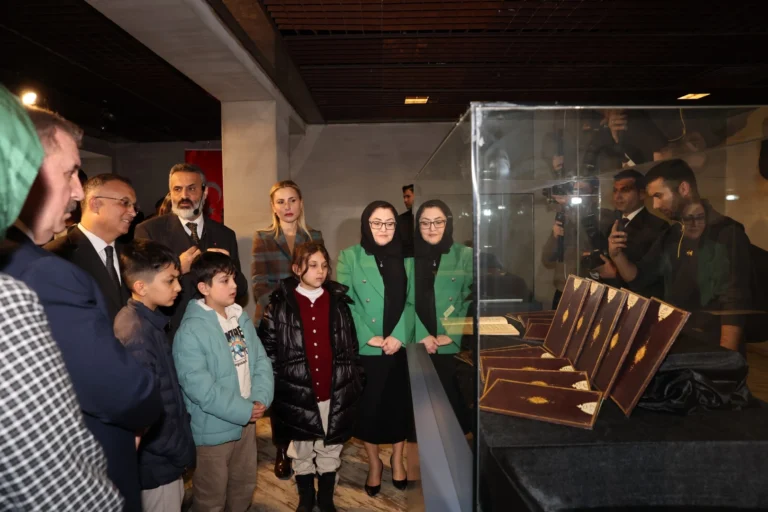 Gaziantep'te Haremeyn Hatıraları Sergisi açıldı, kutsal emanetler sergilendi