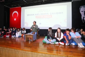 Prof. Dr. Oytun Erbaş Gaziantep'te 'İnsan Aklının Sırları' konulu söyleşi verdi