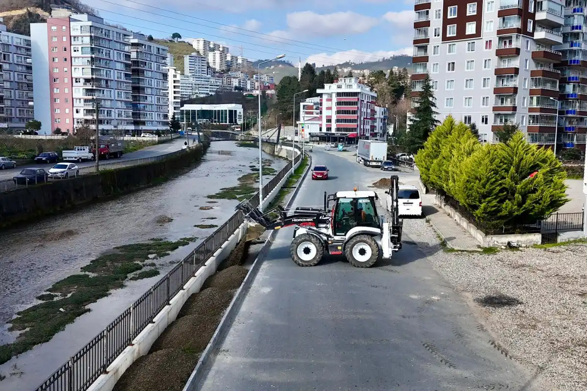 Giresun Güre Mahallesi'nde devam eden kaldırım yapım çalışması