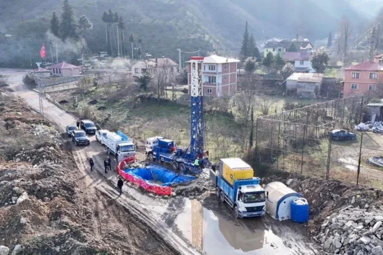 Giresun Belediyesi su kuyusu açma çalışması ve altyapı yatırımlarını hızlandırıyor