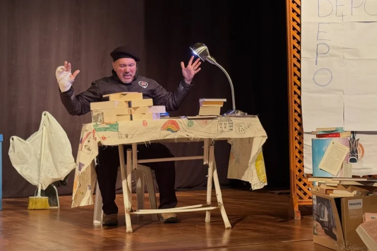 Gölcük'te Kütüphaneler Haftası kapsamında öğrencilere yönelik tiyatro etkinliği