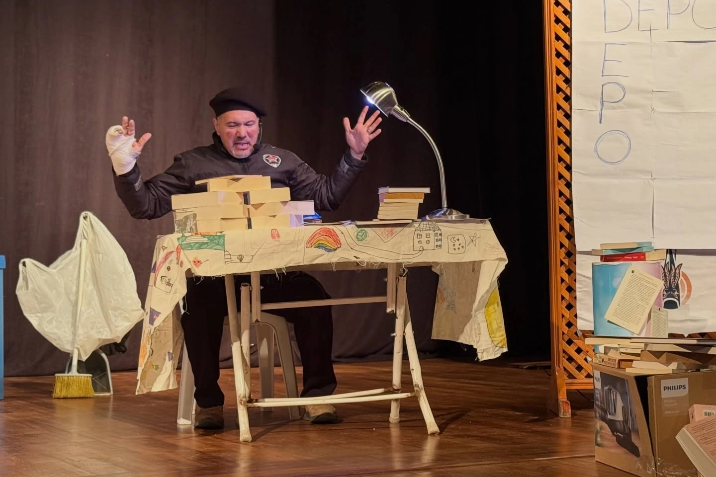 Gölcük'te Kütüphaneler Haftası kapsamında öğrencilere yönelik tiyatro etkinliği