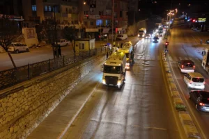 Hatay'da belediye ekiplerinin yürüttüğü kapsamlı temizlik çalışması
