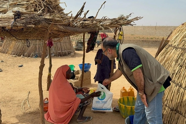 Help Yetim'den Nijerya Kano'daki savaş mağdurlarına kurban eti, zekat ve eğitim desteği