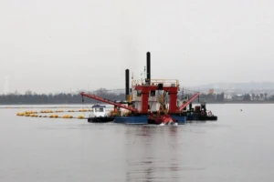 İzmit Körfezi'nde yapılan dev dip çamuru temizliği projesi uluslararası basının gündeminde