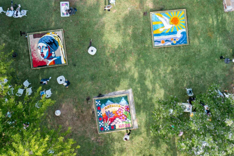 Muratpaşa Belediyesi'nin düzenlediği Çiçek Desenleri Günleri etkinliği için son başvuru tarihi yaklaşıyor.