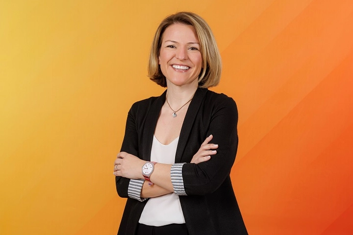 ETİ, Milyon Kadına Mentor Programı'nın kurucu destekçisi olarak genç kızlara kariyer desteği veriyor.